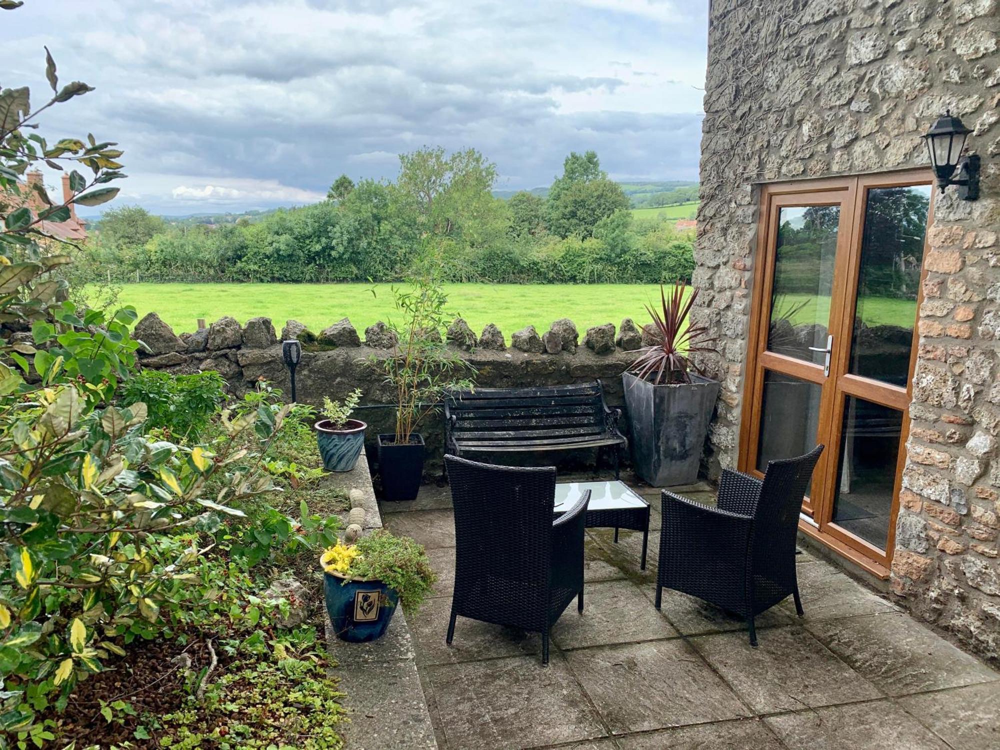 Beaconsfield Farm Apartment Wells Bagian luar foto