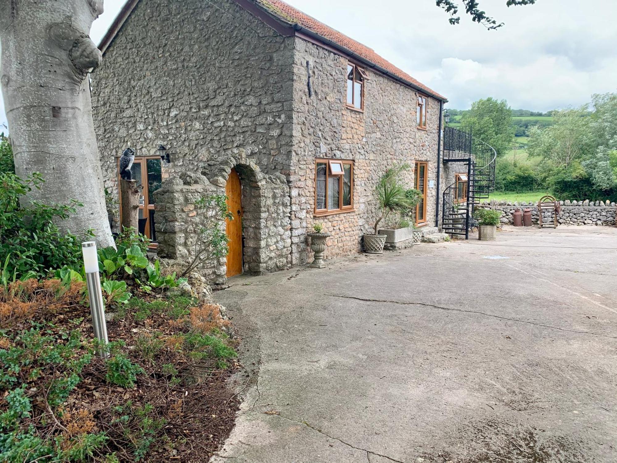 Beaconsfield Farm Apartment Wells Bagian luar foto