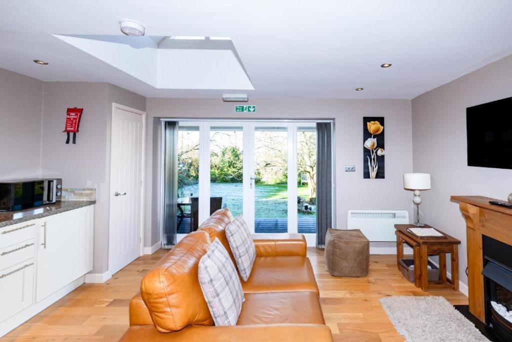 Beaconsfield Farm Apartment Wells Bagian luar foto
