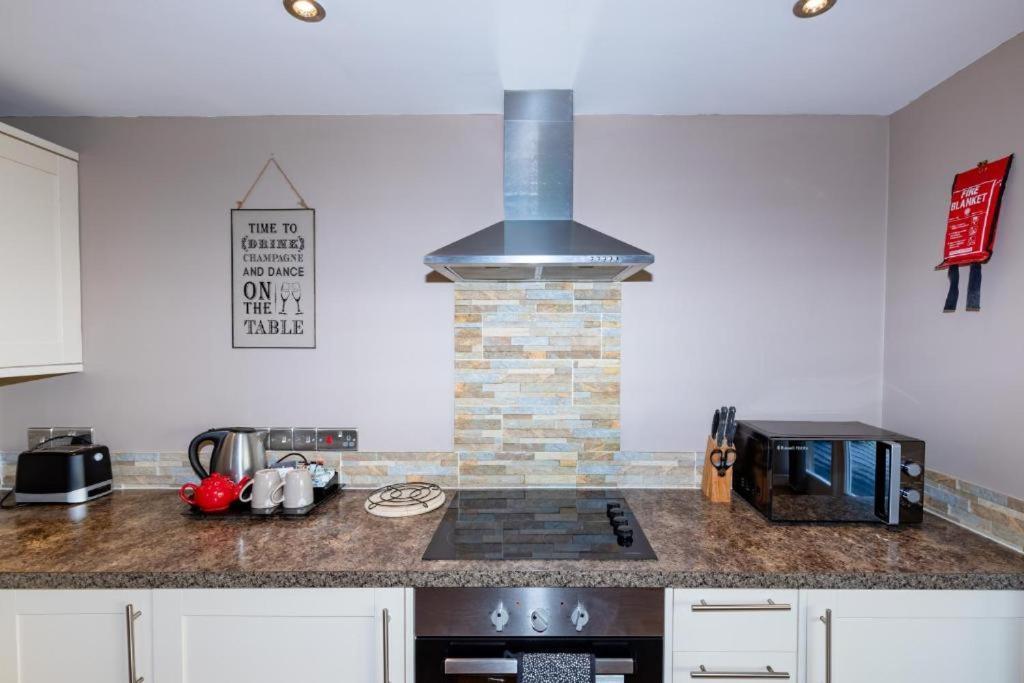Beaconsfield Farm Apartment Wells Bagian luar foto
