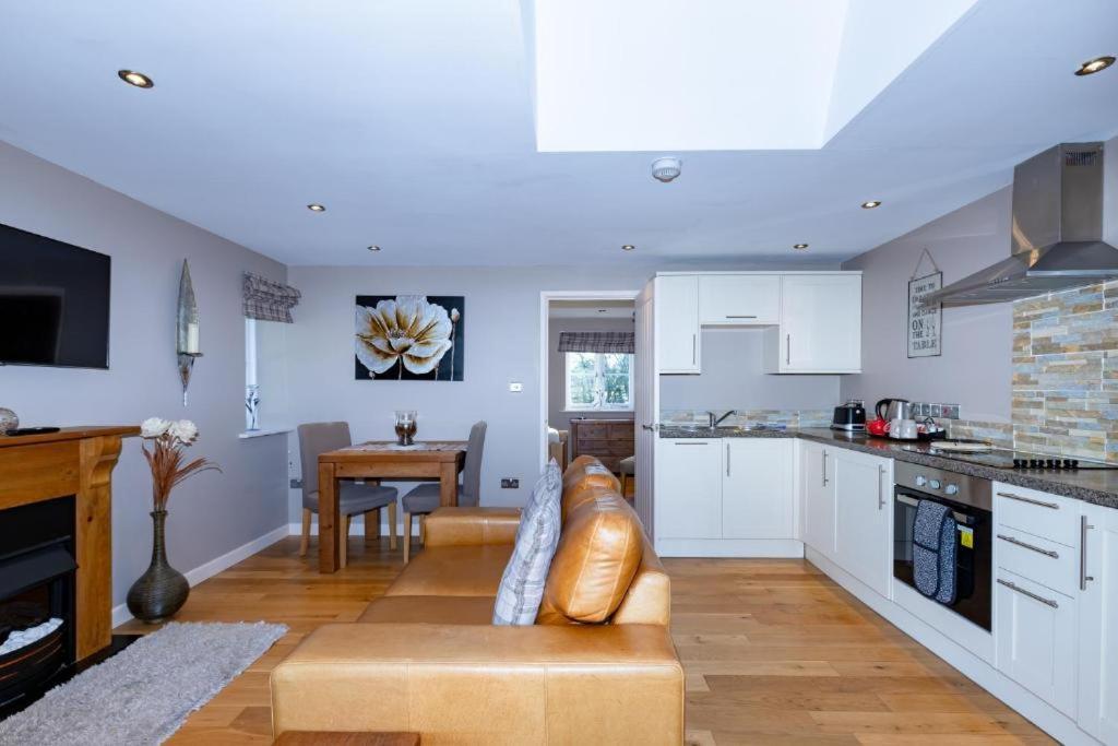 Beaconsfield Farm Apartment Wells Bagian luar foto