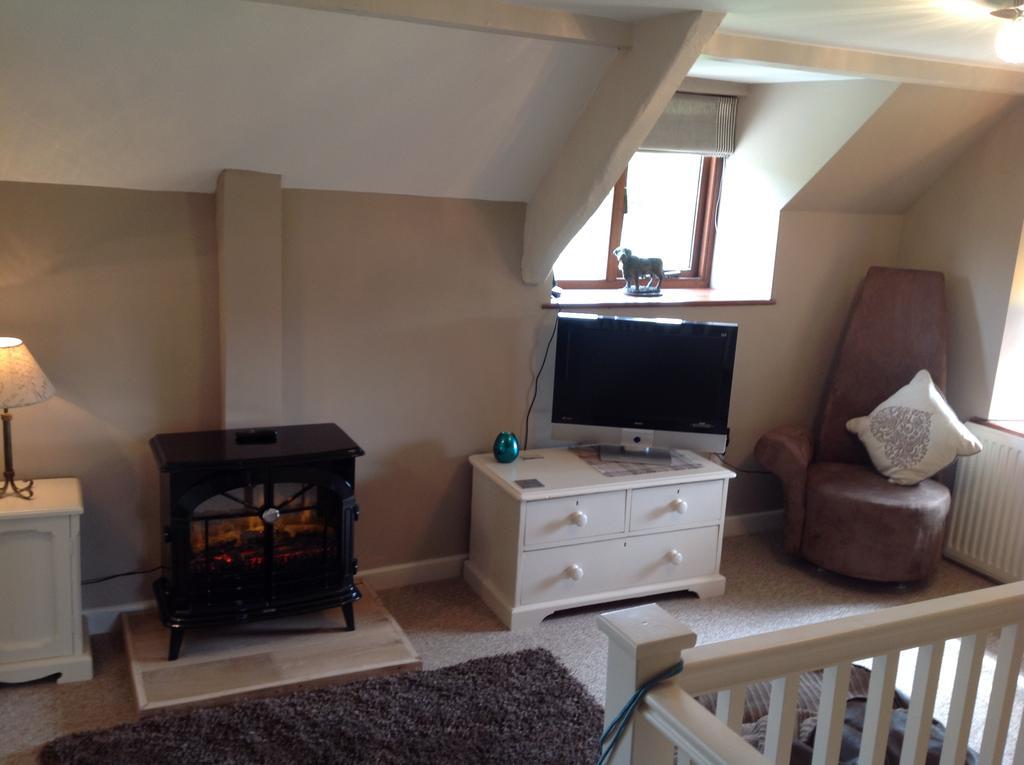 Beaconsfield Farm Apartment Wells Bagian luar foto