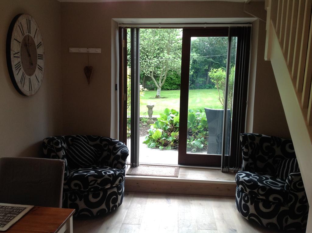 Beaconsfield Farm Apartment Wells Bagian luar foto